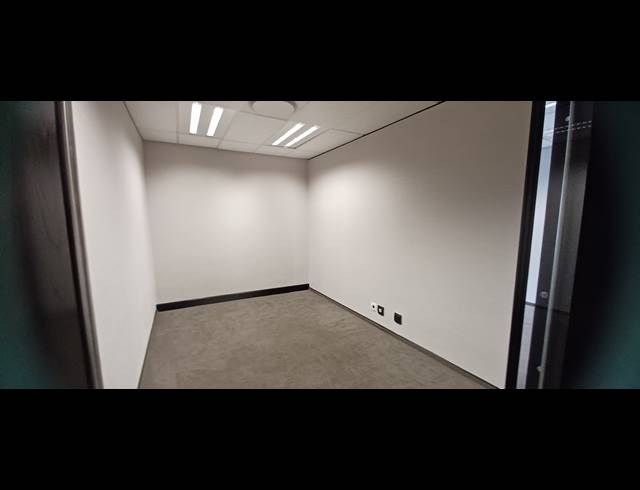 403M² OFFICE TO LET IN SANDHURST